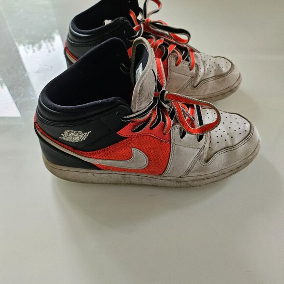 Shoes (Used) Steph Curry & bonus Air Jordan - Picture 8 of 12